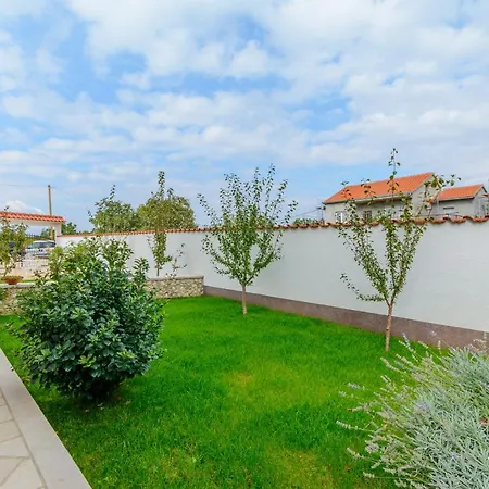 Daisy Villa *